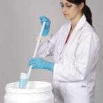 Amostrador descartével para amostras líquidas